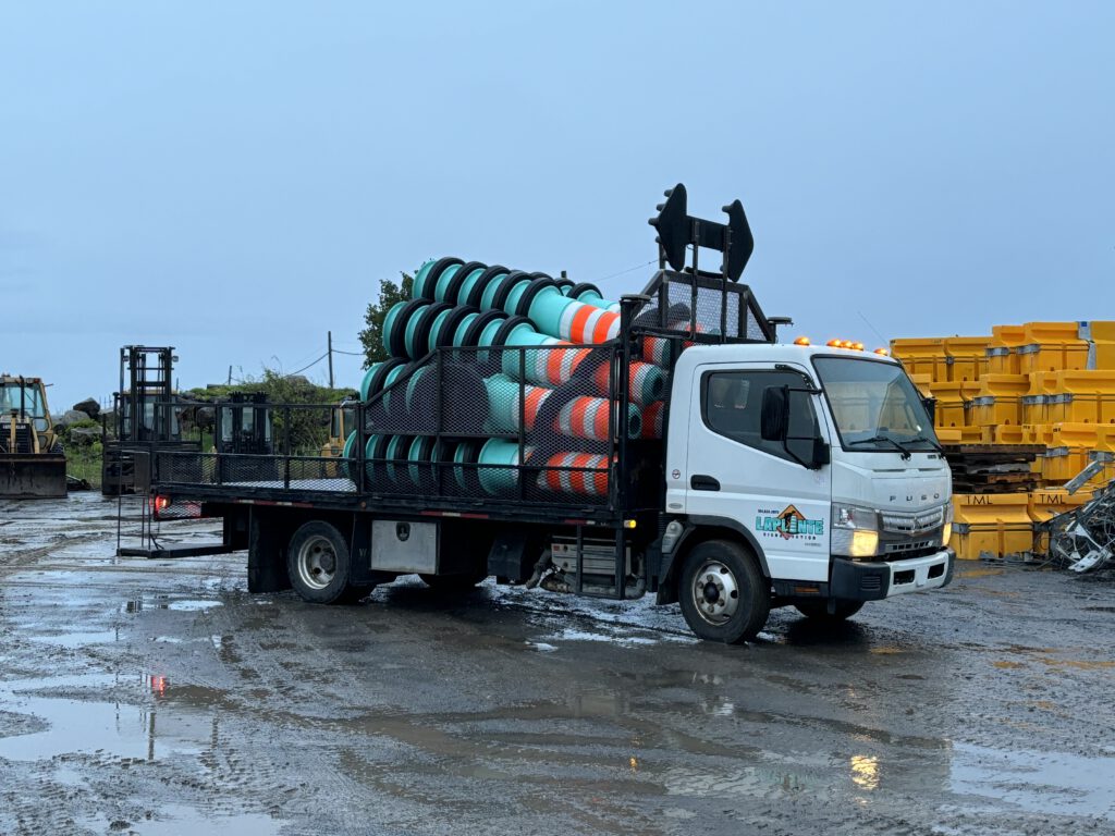 Camion escorte de Laplante Signalisation pour les chantiers et les convois à Montréal et le Grand Montréal